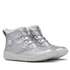 Disney X Sorel | Out N About plus Frozen